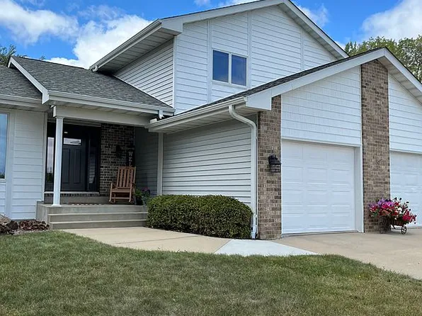 308 3rd Ave SE, Pine Island, MN 55963