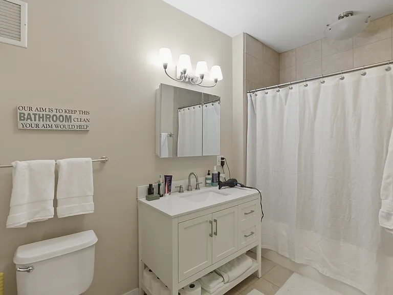 757 N Orleans St #705 — Photo 8