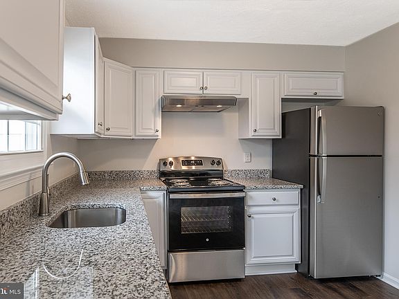 5th image of 8620 Ashby Ct