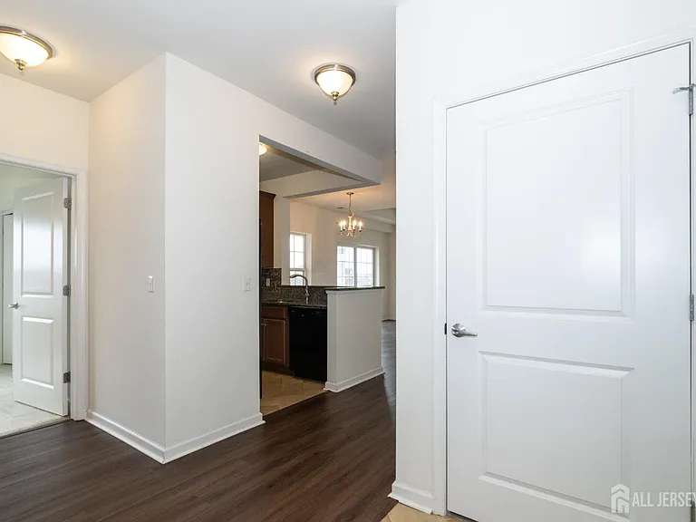 541 E Celebration Way — Photo 7