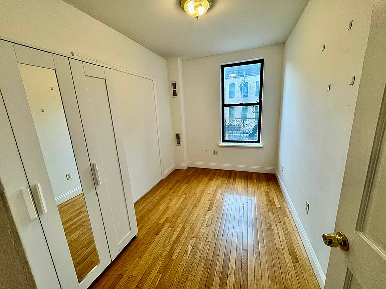 352 W 46th St #3B — Photo 8