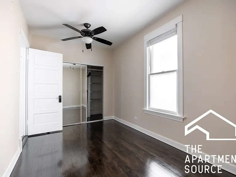 3310 W Berteau Ave #2 — Photo 20