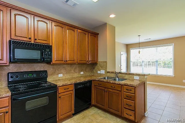 9500 Helmsley Cir — Photo 12