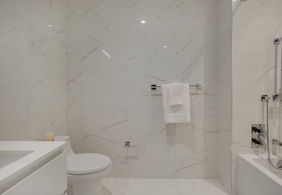 3rd image of 222 E 44th St APT 31A