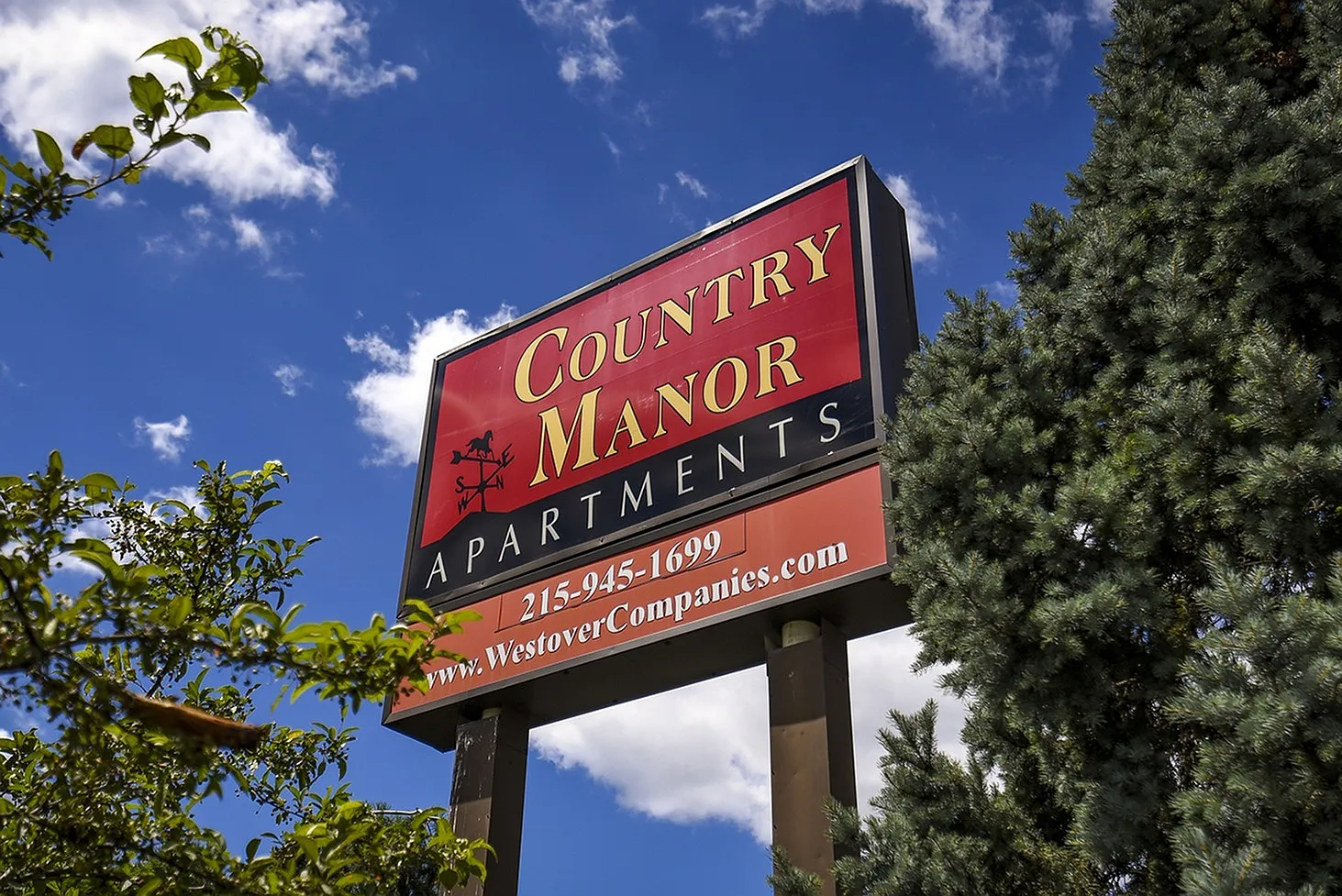 Country Manor Apartments — Photo 1