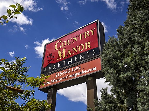 Country Manor Welcome Sign