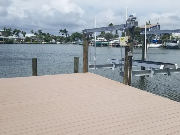 14925 1st St E, Madeira Beach, FL 33708