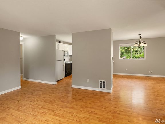 2nd image of 14004 20th Pl W