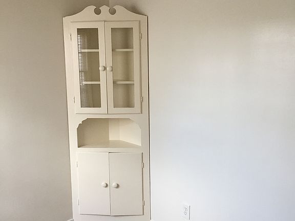 3rd image of 1138 W 85th St