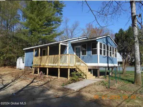 21 Minder Road, Corinth, NY 12822