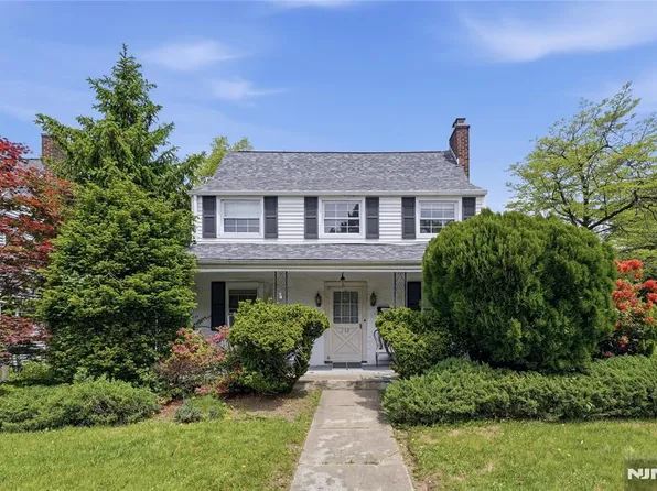 252 Washington Ave, Westwood, NJ 07675