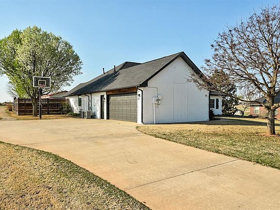 3rd image of 6922 Springer Run