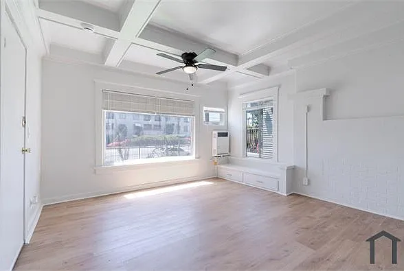 5432 S Figueroa St — Photo 9
