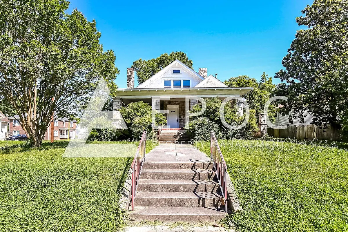 731 S Broad St — Photo 1