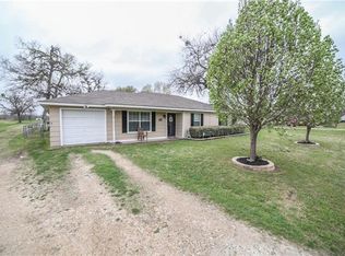 1021 Hidden Hills Dr, Corsicana, TX 75110