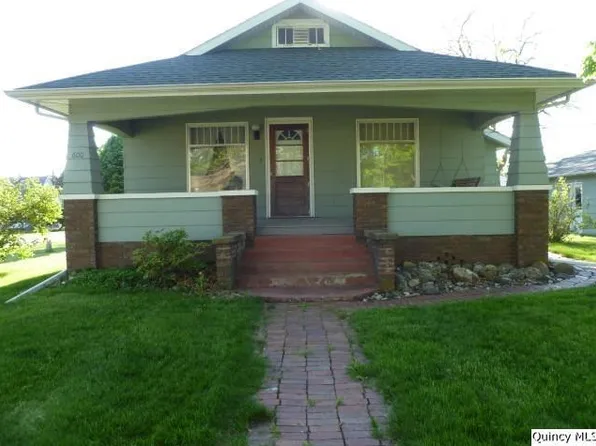600 W Washington St, Blandinsville, IL 61420