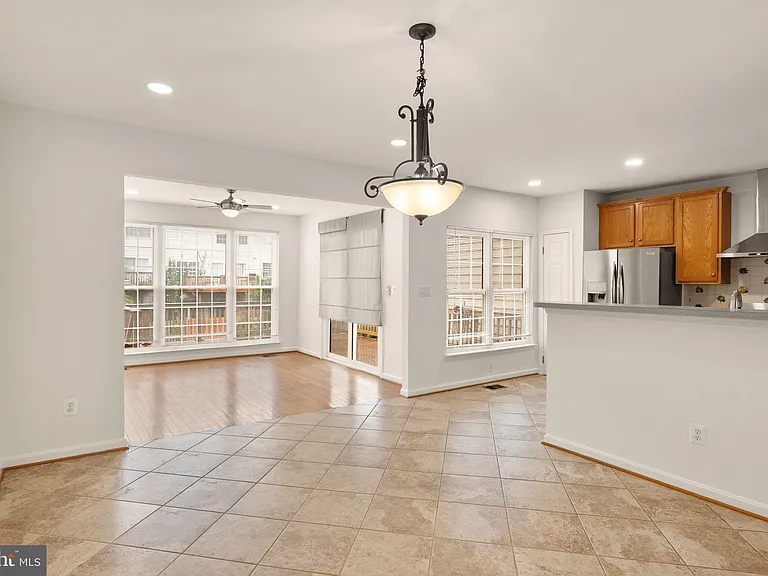 42685 Rolling Rock Sq — Photo 8