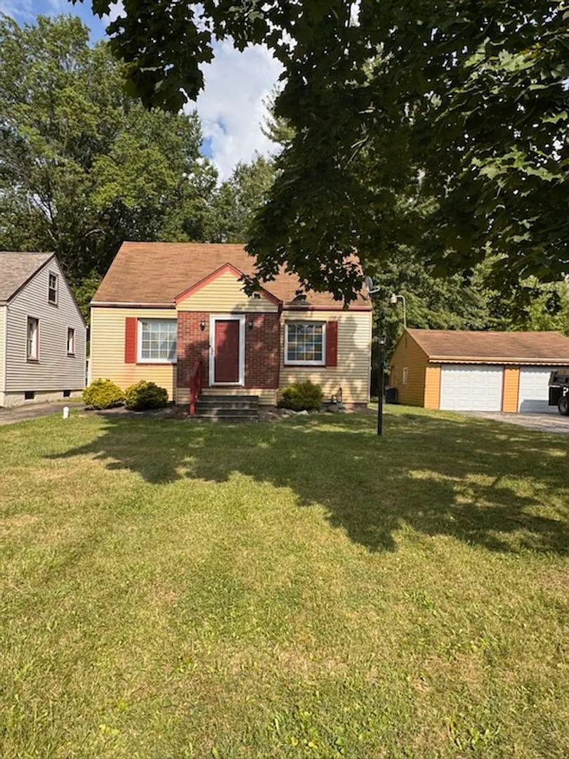 817 Taylor Ave photo 1
