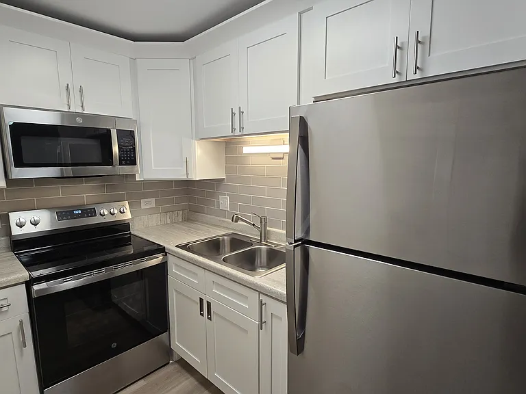 Lisle Station Apartments — Photo 90