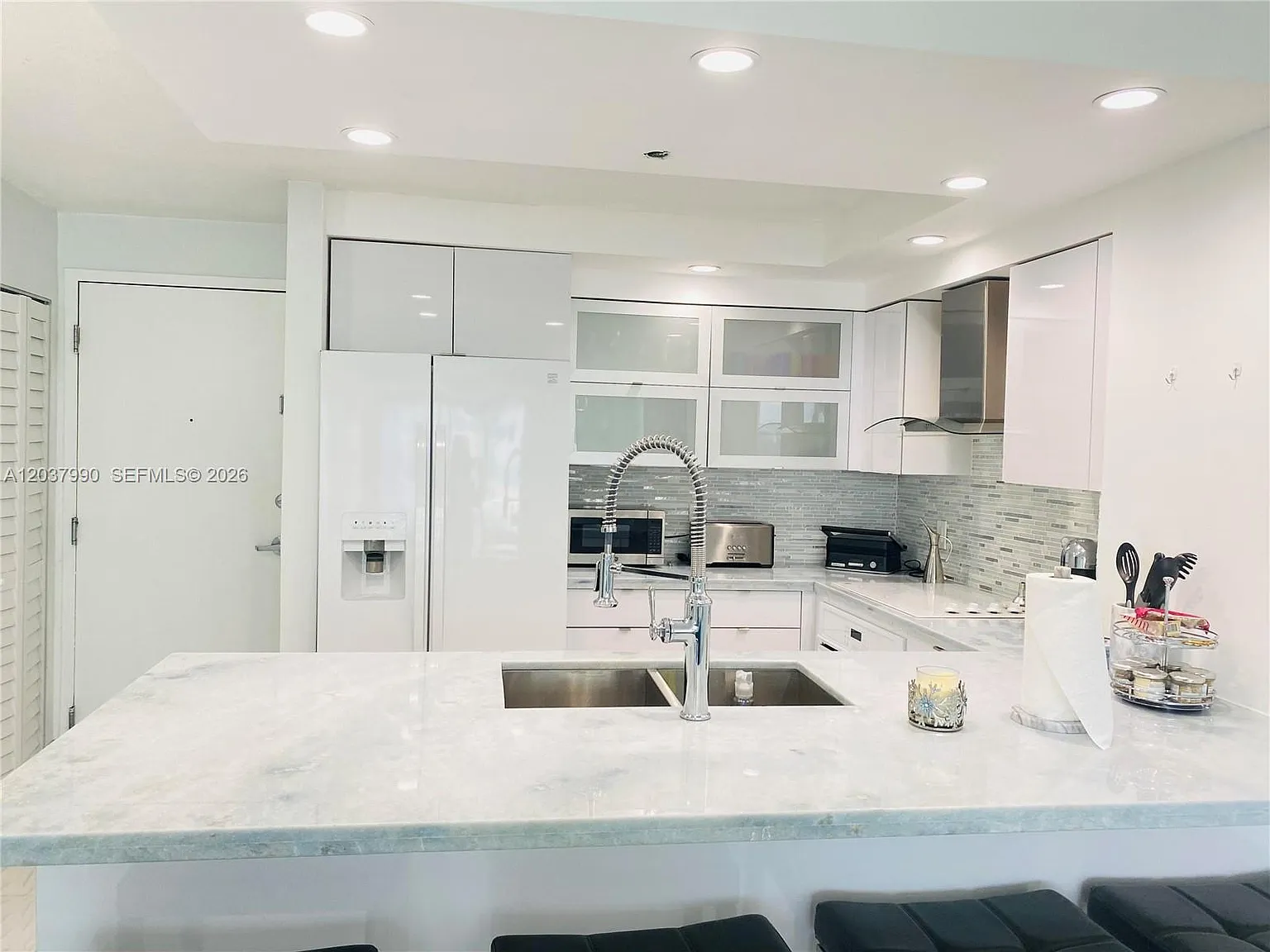 The Collins Condo — Photo 4
