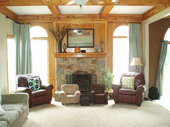 5th image of 4123 NE Pembroke Ln