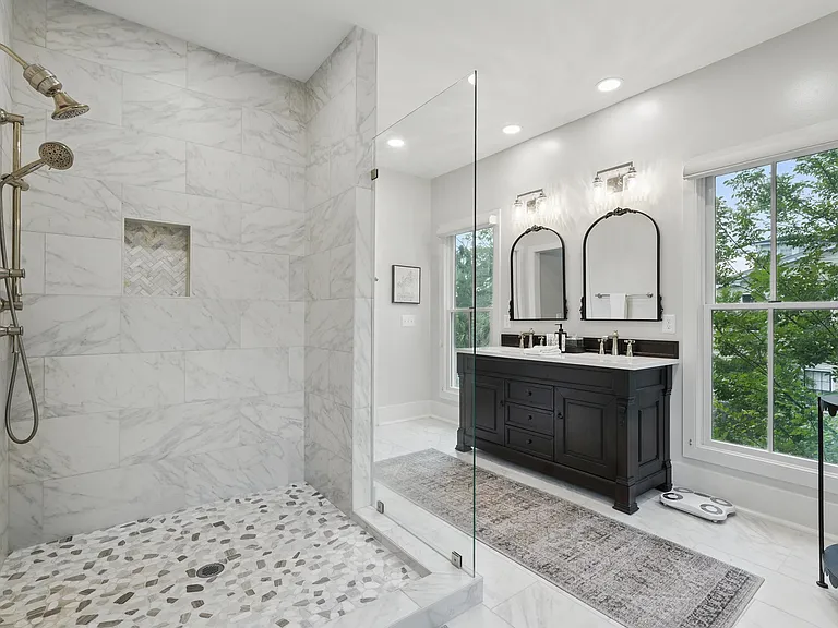 221 E Park Ave — Photo 35