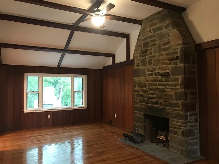 173 W Bristol Rd — Photo 3