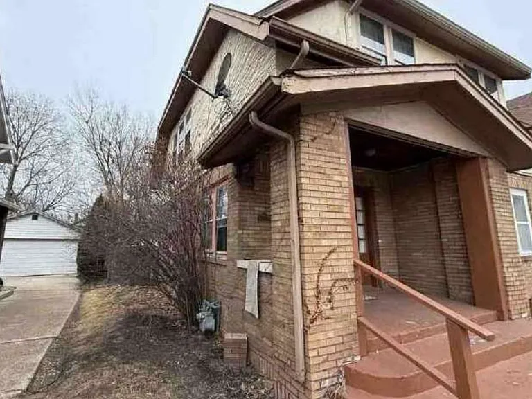 1520 Grant Ave — Photo 2
