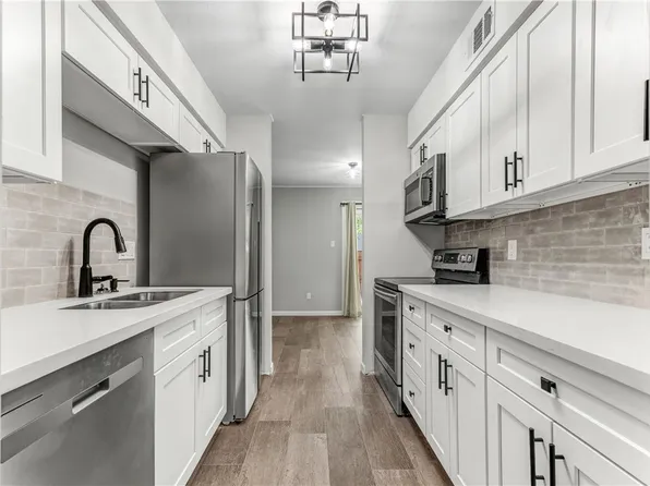 1900 Dartmouth St APT I3, College Station, TX 77840