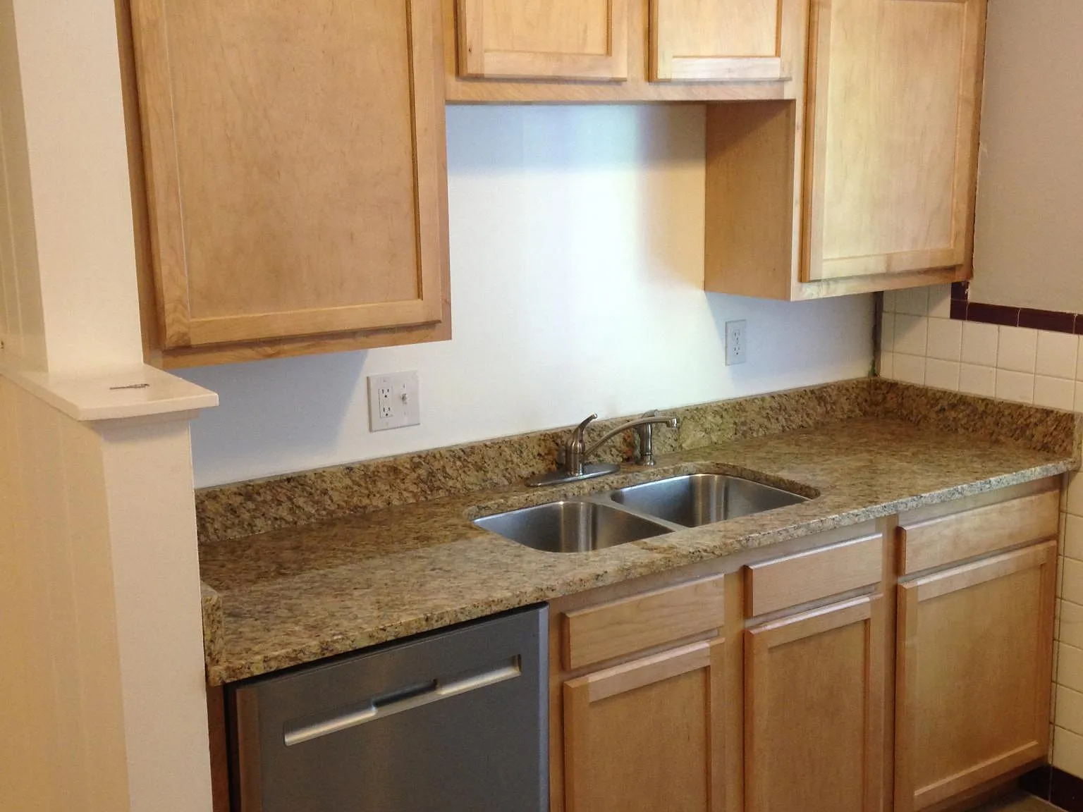 1 bed, 750 sqft, $1,055 — Photo 2