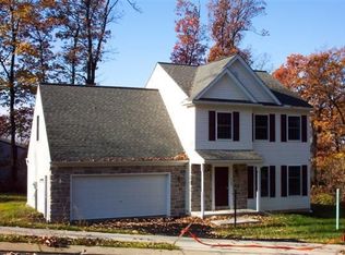 4500 Lynwood Dr, Spring Grove, PA 17362