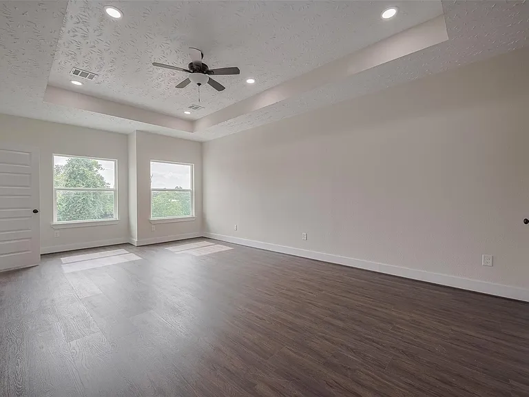 2206 Hoskins Dr — Photo 24
