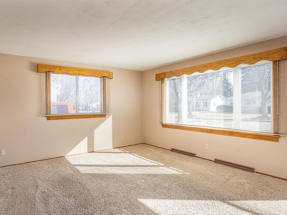 3rd image of 1631 S Walden Ave