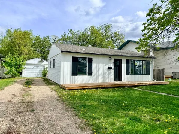 10518 S 102nd Ave, Grande Prairie, AB T8V 1A4