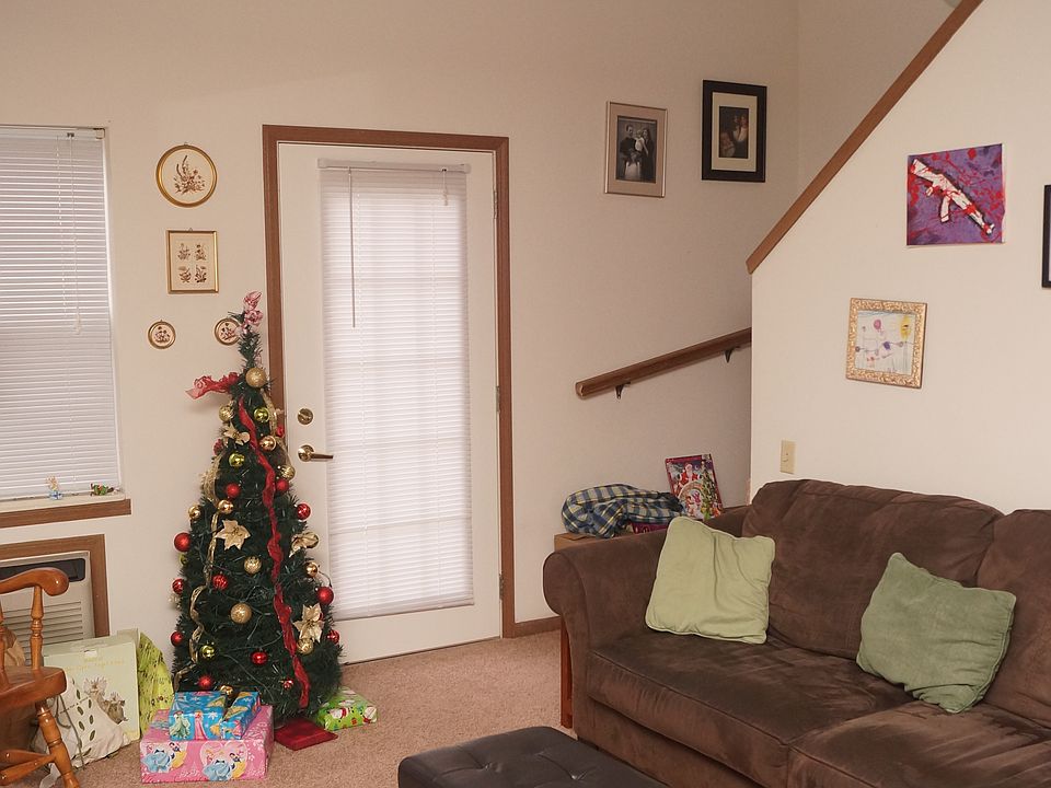 Living Room with Vaulted Ceiling