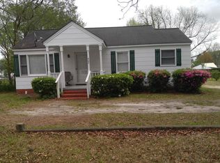 402 E Sanders St, Four Oaks, NC 27524