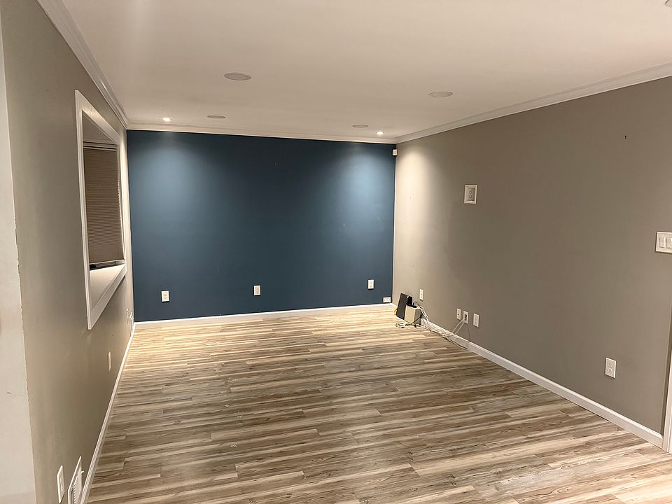 1st image of 11 Heyward St #1