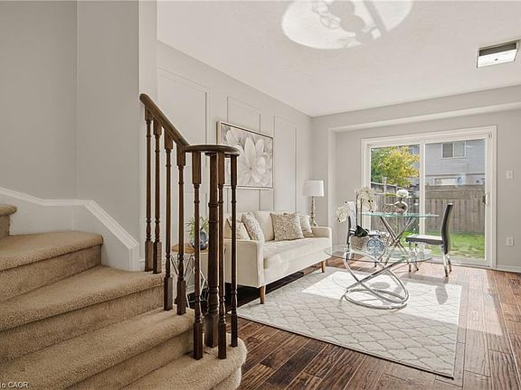 3rd image of 54 Duncan Ave