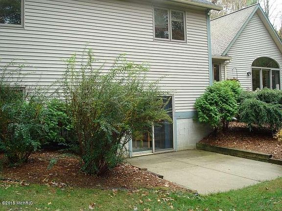 5th image of 3162 N Riverwood Dr