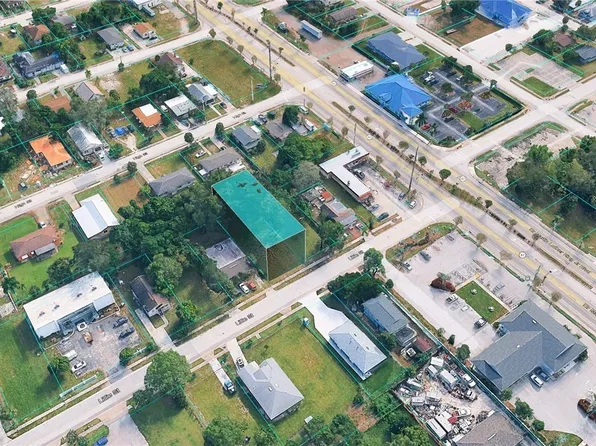 Lillie St, Fort Myers, FL 33916
