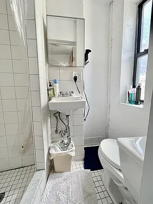 Rented by KYLM, LLC | media 9