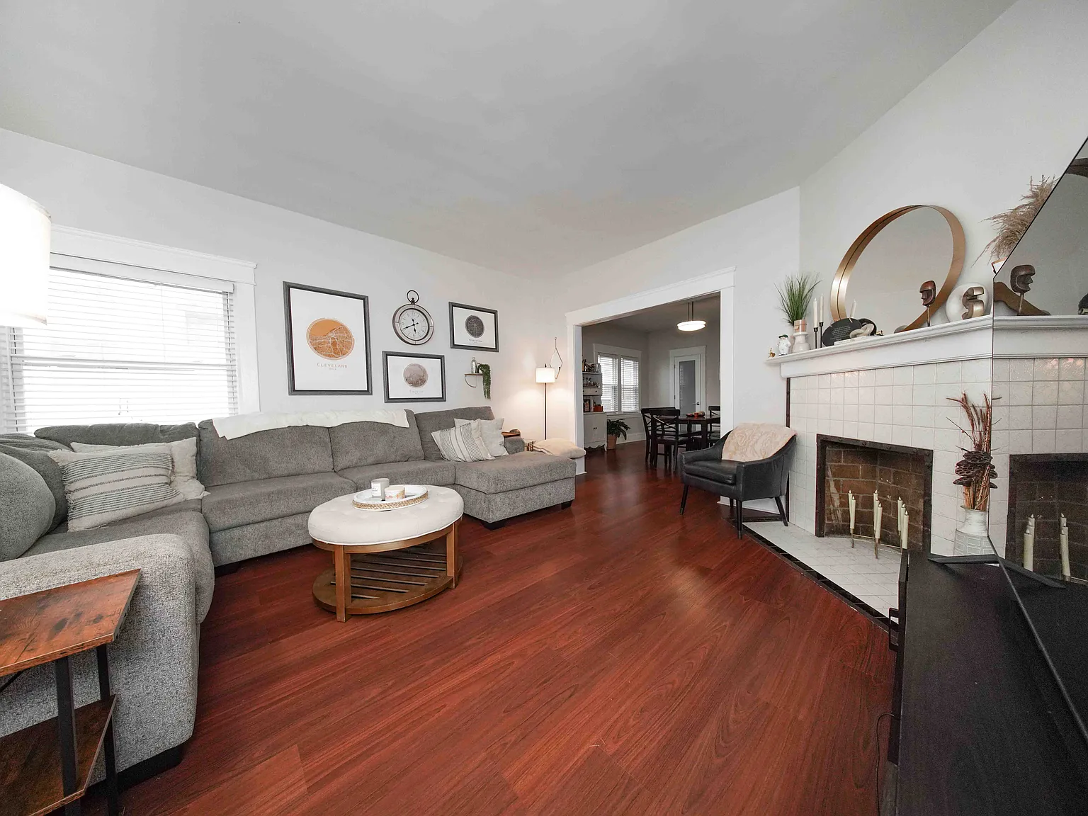 3 bed, 1.5 bath, 2500 sqft, $2,300 — Photo 2