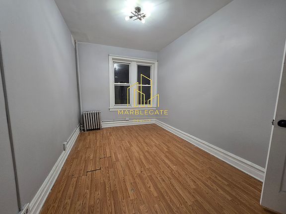 3rd image of 236 Lexington Ave #33