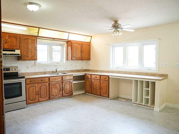 3rd image of 4927 NW 51st St