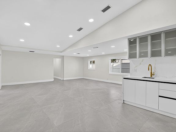 5th image of 7134 San Sebastian Drive