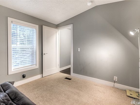 5th image of 4824 272nd Ave NE