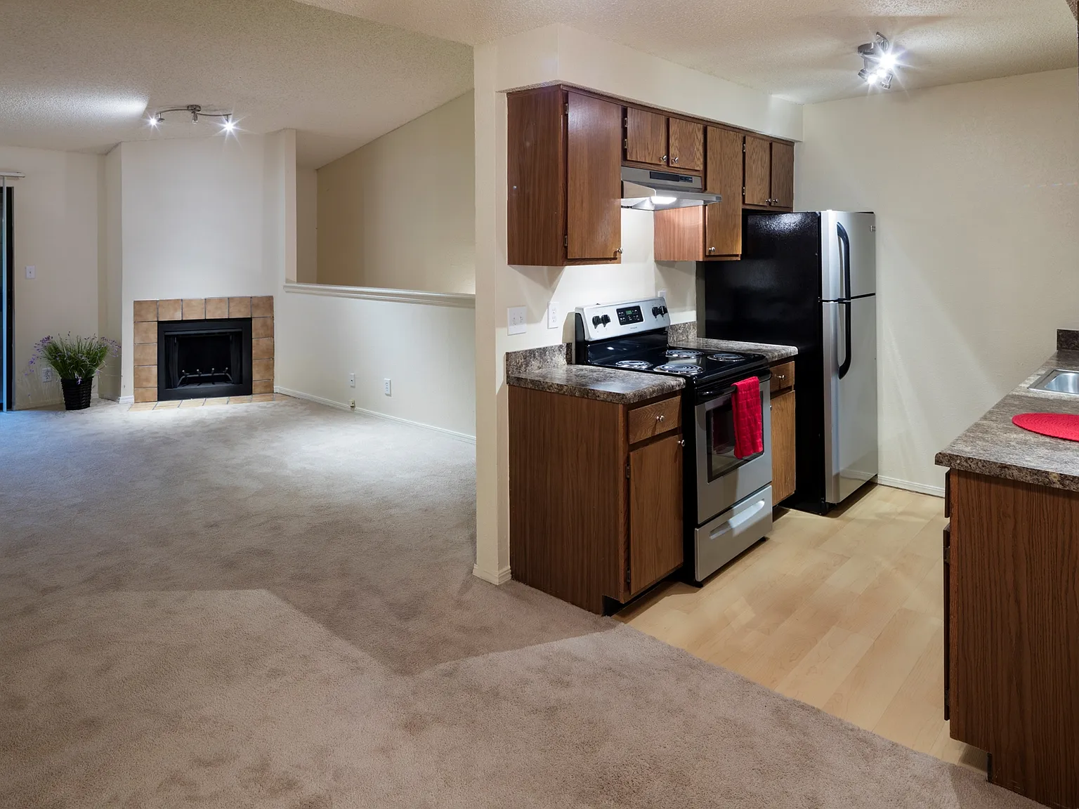 Pepper Tree Condominiums — Photo 2