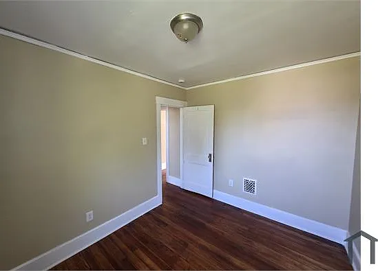 3032 Hurlbut Ave — Photo 7