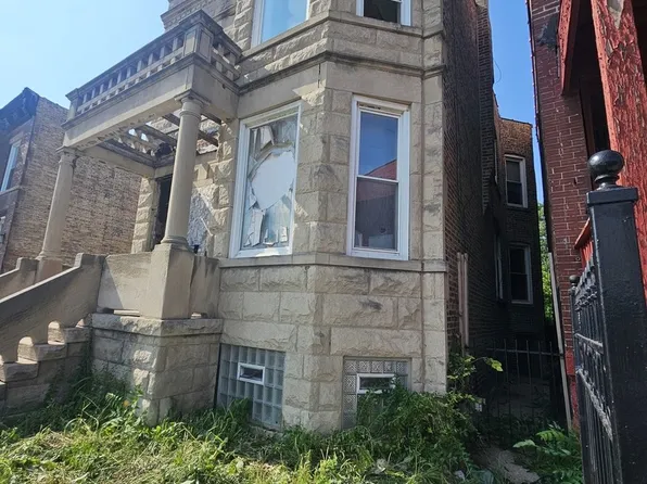 3332 W Congress Pkwy, Chicago, IL 60624