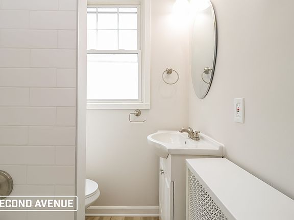 4th image of 2831 McKinley Ave Unit 1